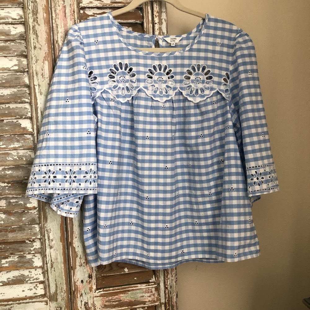 CROWN AND IVY GINGHAM TOP!